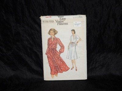 Vintage 1970s Vogue 9769 Size 14 Dress & Belt Sewing Pattern Uncut