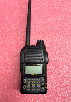 ORIGINAL Vertex  VXA-220 Air-Band Handheld Transceiver Radio (W BATTERY)