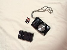 Fujifilm FinePix F300EXR 12.0MP 15x Digital Camera Battery, Charger, SD Card