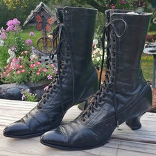 Vintage Women's Antique Granny Witch Ankle Boots c. 1900 Black Leather Lace Up