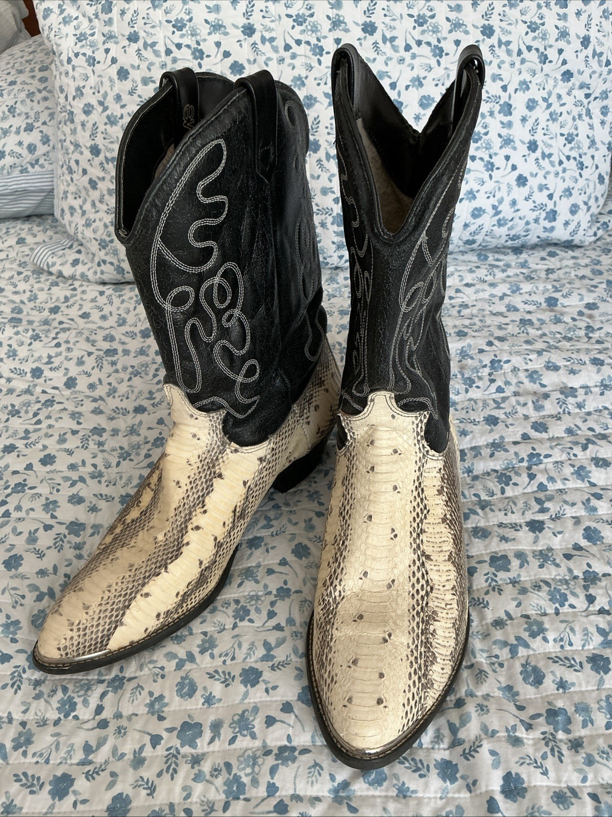 Vintage Acme Python Snakeskin Western Cowboy Boot… - image 2