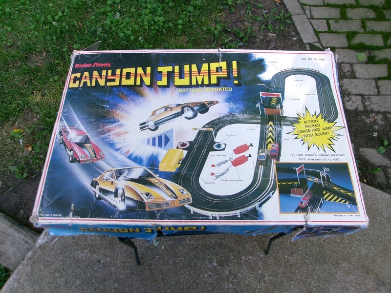 VTG Radio Shack Canyon Jump Firebird Motorized Battery Operated Slot Car Playset