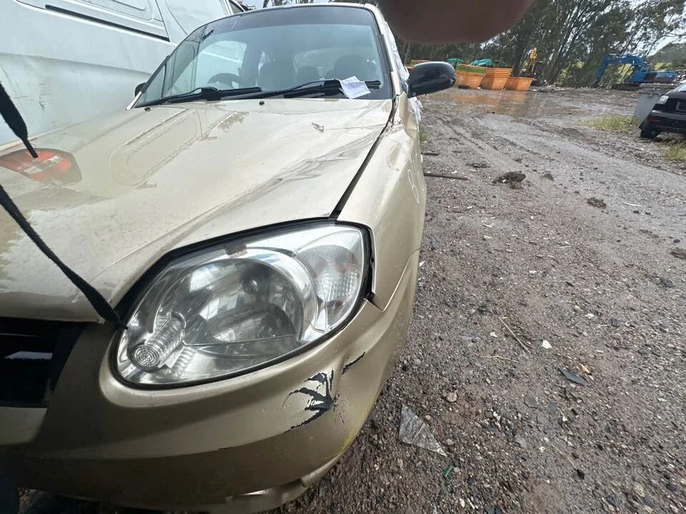 2004 Hyundai Accent LC Sedan Hatch Steering Column Auto Petrol 00-05 #B639 - image 3 of 4