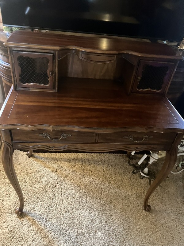 Vintage French Provincial Hammary desk 36”