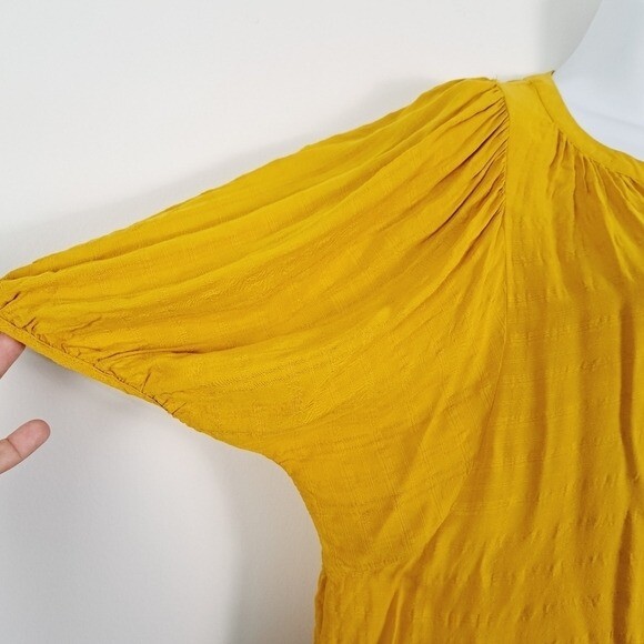 Universal Thread Comet Gold 100% Rayon Basic Flow… - image 5