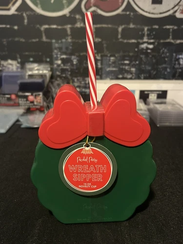 Wreath Sipper 15 oz Holiday Novelty Cup