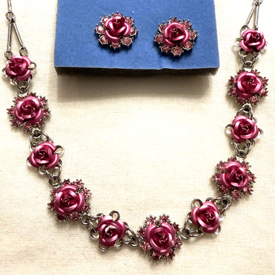 Vintage Avon Nina Ricci 2002 Pink Rhinestone Rose Flower Silver Tone Set NIB