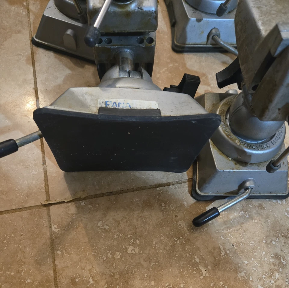 Tornillo multiángulo de servicio ligero Panavise 301 2-1/2" con base estacionaria Foto 2 de 4