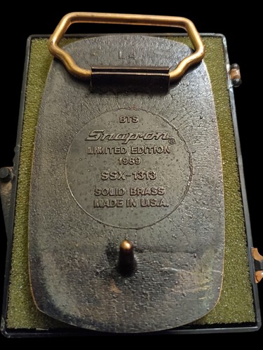 Solid Brass Snap-On Tools Belt Buckle USA Made 1989 Extremely Rare With Case. - Picture 2 of 4