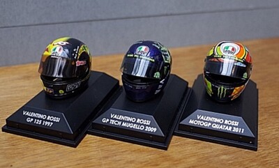 ミニチャンプス ロッシ Valentino Rossiミニチュアヘルメットセット Valentino Rossi World Champion Collection 1:8 Helmet Diecast