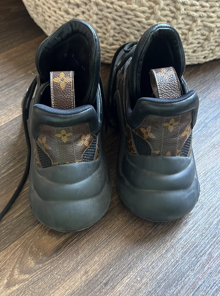 Picture 3 of 10