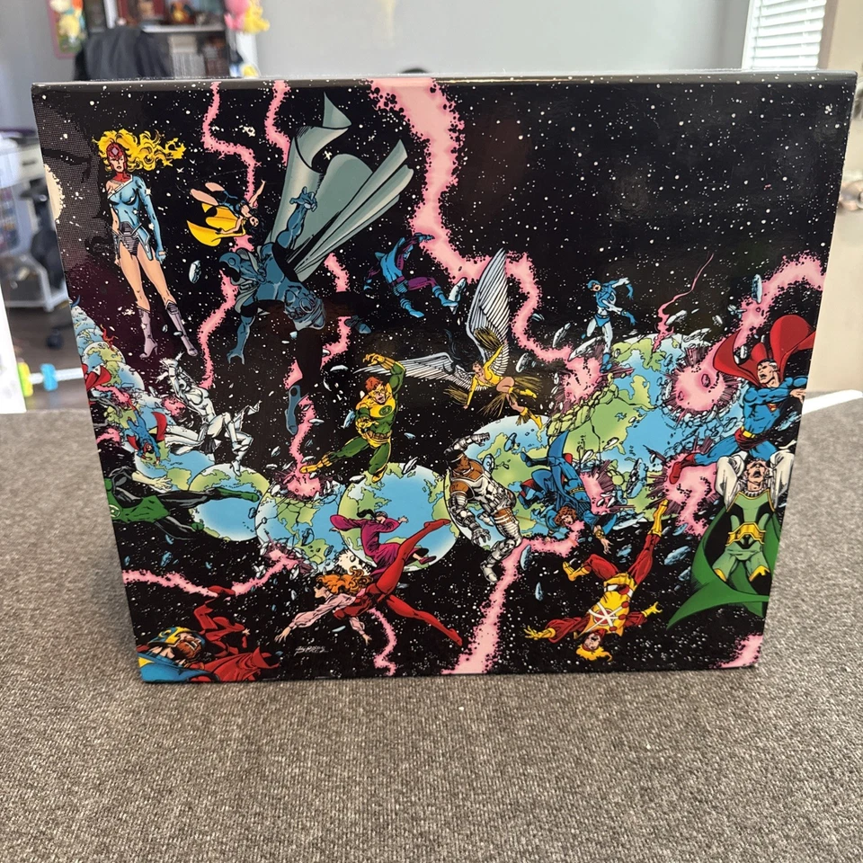DC Crisis On Infinite Earths Boxset Used - Image 4 of 4