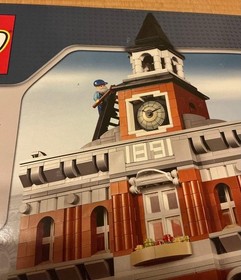 USED LEGO Creator Expert Modular Buildings Town Hall 10224 In 2012 Used P2 Japan