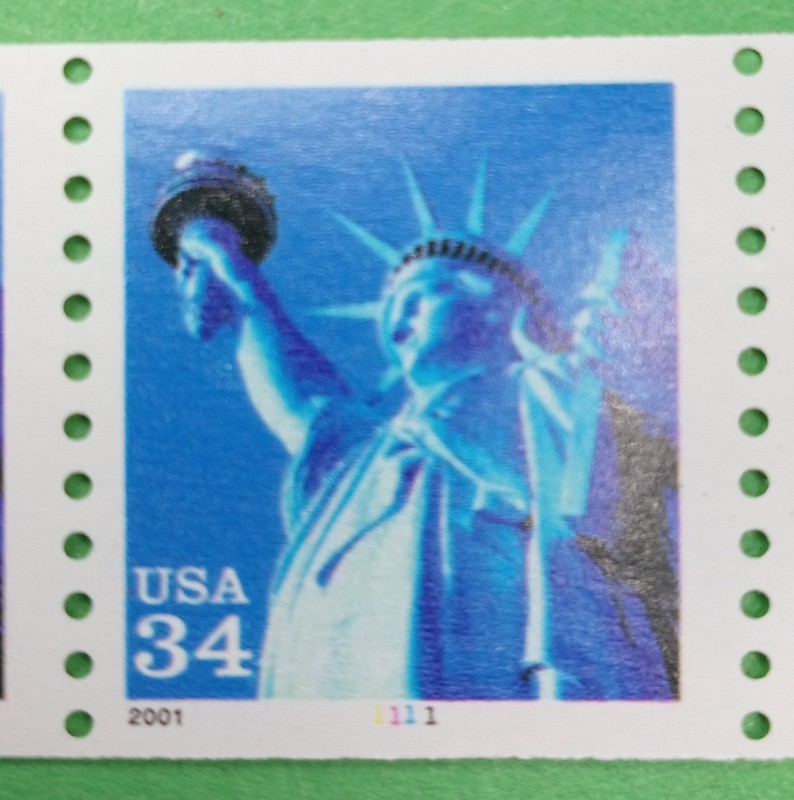 USA. PNC Strip of Five  Scott #3476  34¢  $1.70fv  LIBERTY 2001 MNH.   (po65)