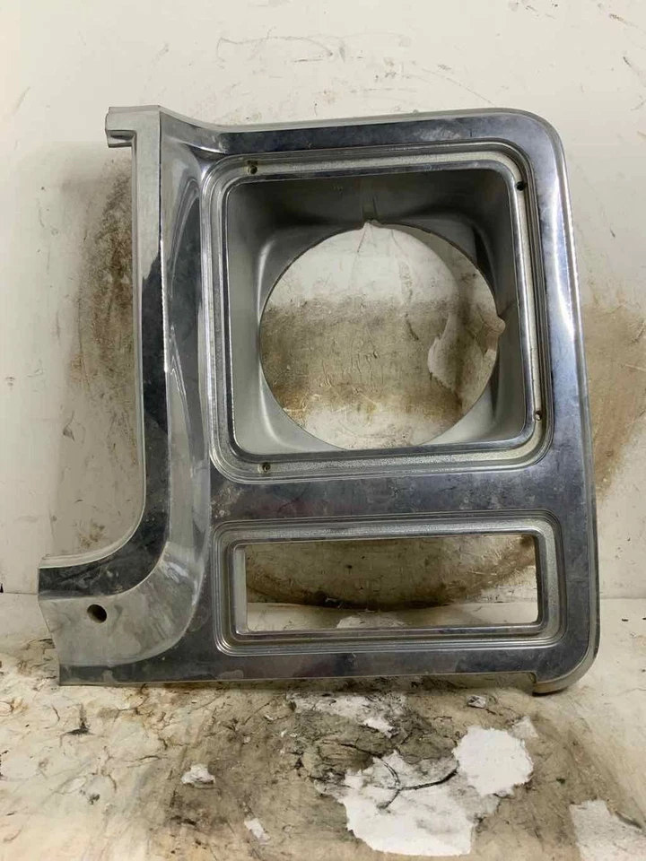 1979-1980 Chevrolet 10 Series Pickup porta farol 14021237 mão esquerda metal 841 - Imagem 2 de 4