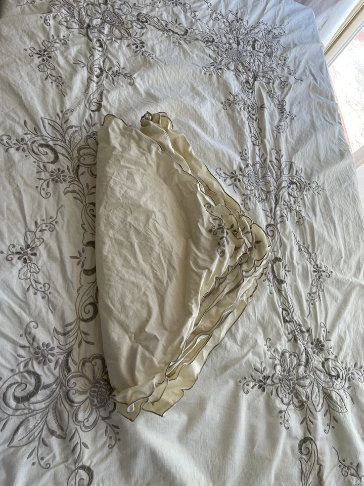 Grande Nappe Ancienne et 12 serviettes Coton Brodé Main 245 x 160 cm /7260V5 - Photo 2/4