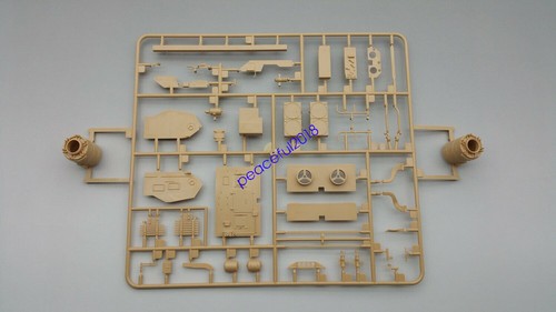 HOBBY DIVERTENTE 35A030 1/35 SD.KFZ.184 FERDINAND & 16T STRABOKRAN INTERNI COMPLETI - Foto 12 di 13