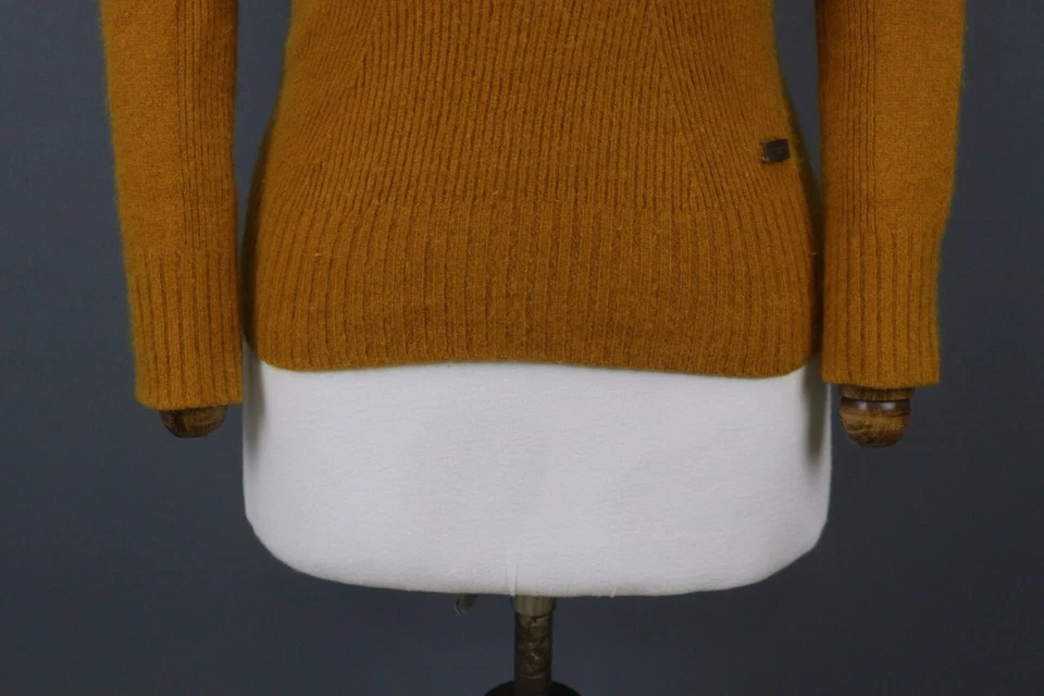 Suéter Pullover Burberry Amarillo Apretado Tejido Acanalado Cuello en V Talla PS Foto 3 de 4