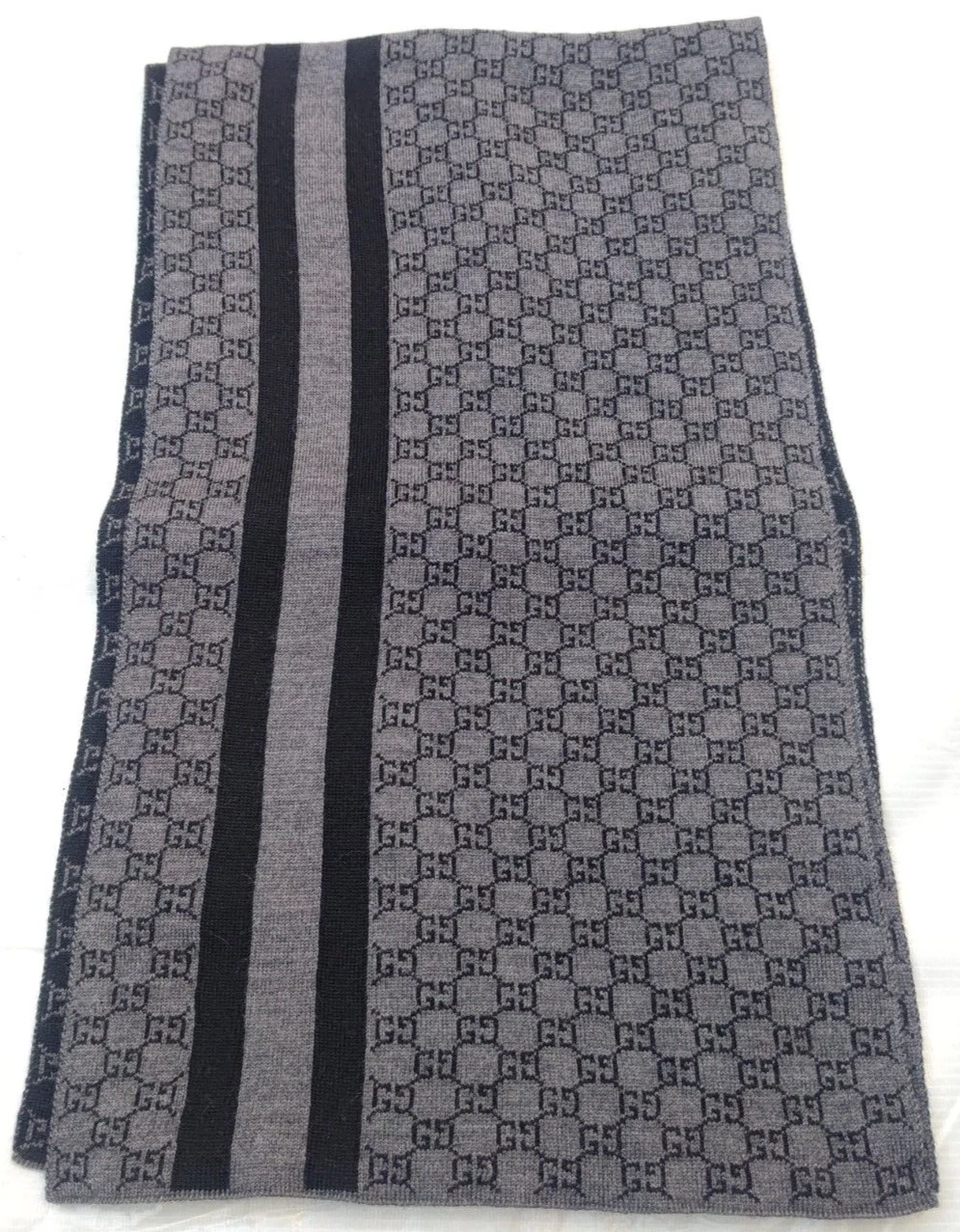 Gucci Authentique Écharpe Silencieux Étole GG Laine