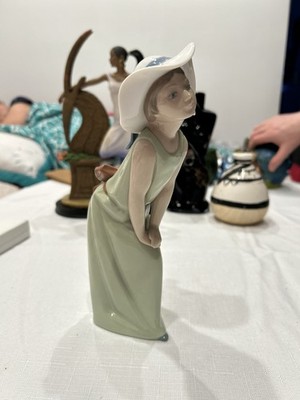 Lladró Porcelain Girl Figurine Green Dress White Hat Spain MPN 5009