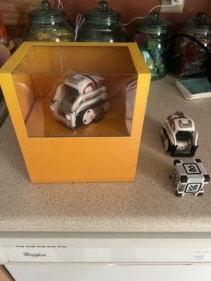 Anki Cozmo Robot Toy Plus Extra Cozmo And Block