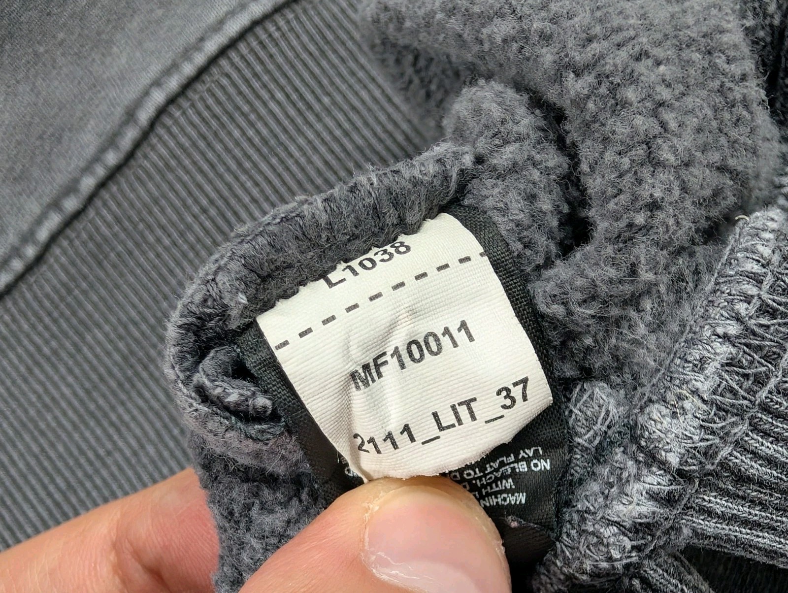 Cuts Split-Hem Sweatshirt Men Medium Crewneck 100… - image 5