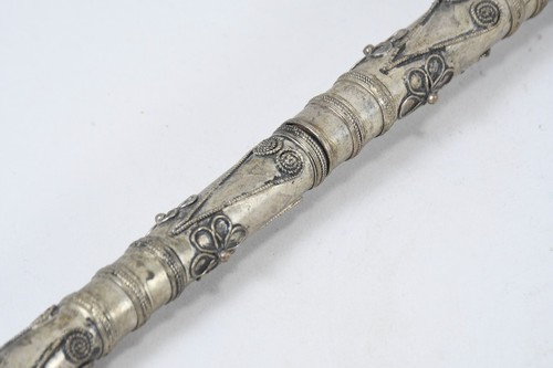 Q30R59- Antike Asiatika Ritualpfeife Holz Metall ziseliert - Bild 8 von 12