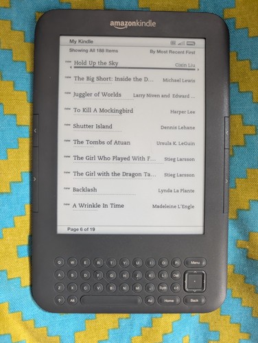Amazon Kindle Keyboard WiFi + 3G - Graphite - 4GB - 3rd Generation eReader - Picture 2 of 5