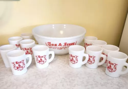 Vintage Holiday MCKEE Tom & Jerry Milk Glass Egg Nog Punch Bowl Set & 12 Cups o0