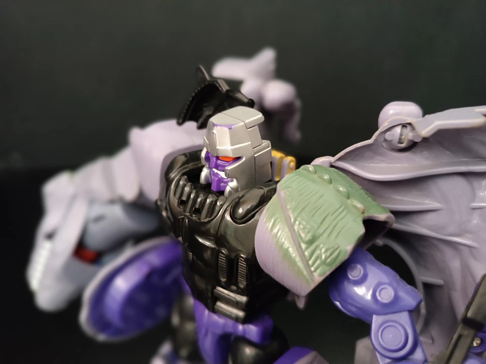 HASBRO VTG 1996 TRANSFORMERS BEAST WARS ULTRA CLASS MEGATRON ROBOT WITH FLAWS A - Image 4 of 4