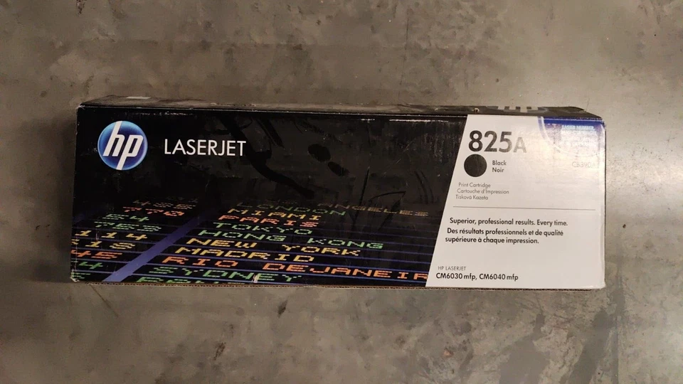 Genuine HP 825A Black Toner Cartridge (CB384A) - FREE UK DELIVERY! (Open Box)
