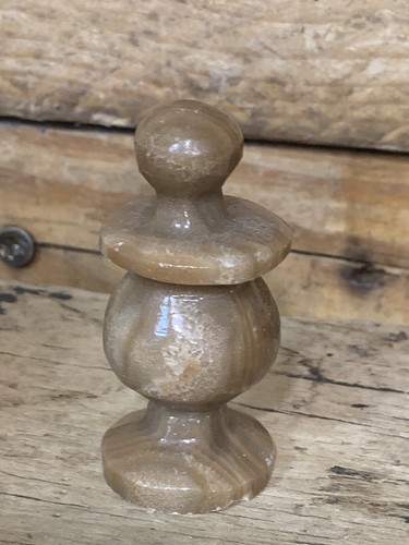 "Pieza de repuesto de piedra de mármol de colección 1 pieza de ajedrez ópalo blanco marrón blanco obispo 2,25" - Imagen 2 de 3