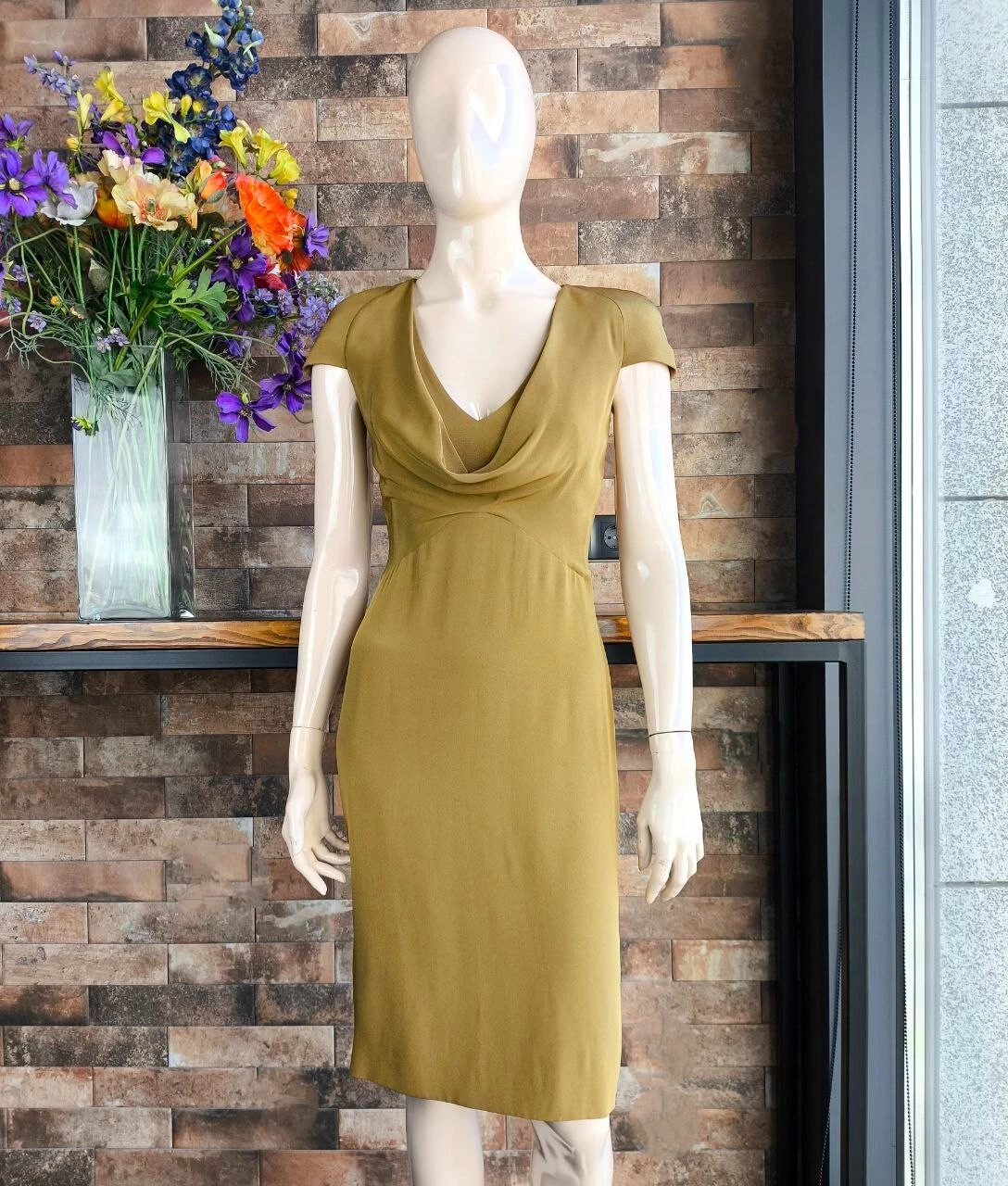 Alexander McQueen — Alexander McQueen Authentic 2012 Vintage Sheath Dress 100% Silk Unworn 40 IT