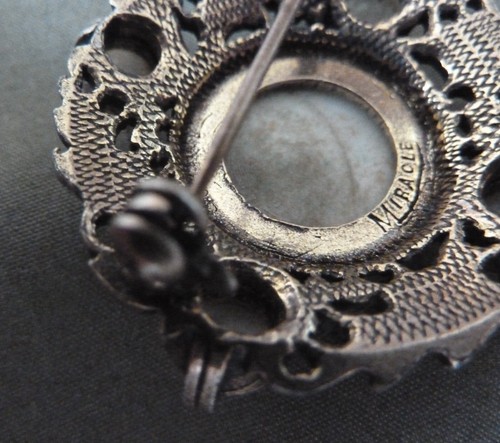 “Miracle” vintage Connemara marble brooch/pin - Picture 3 of 3
