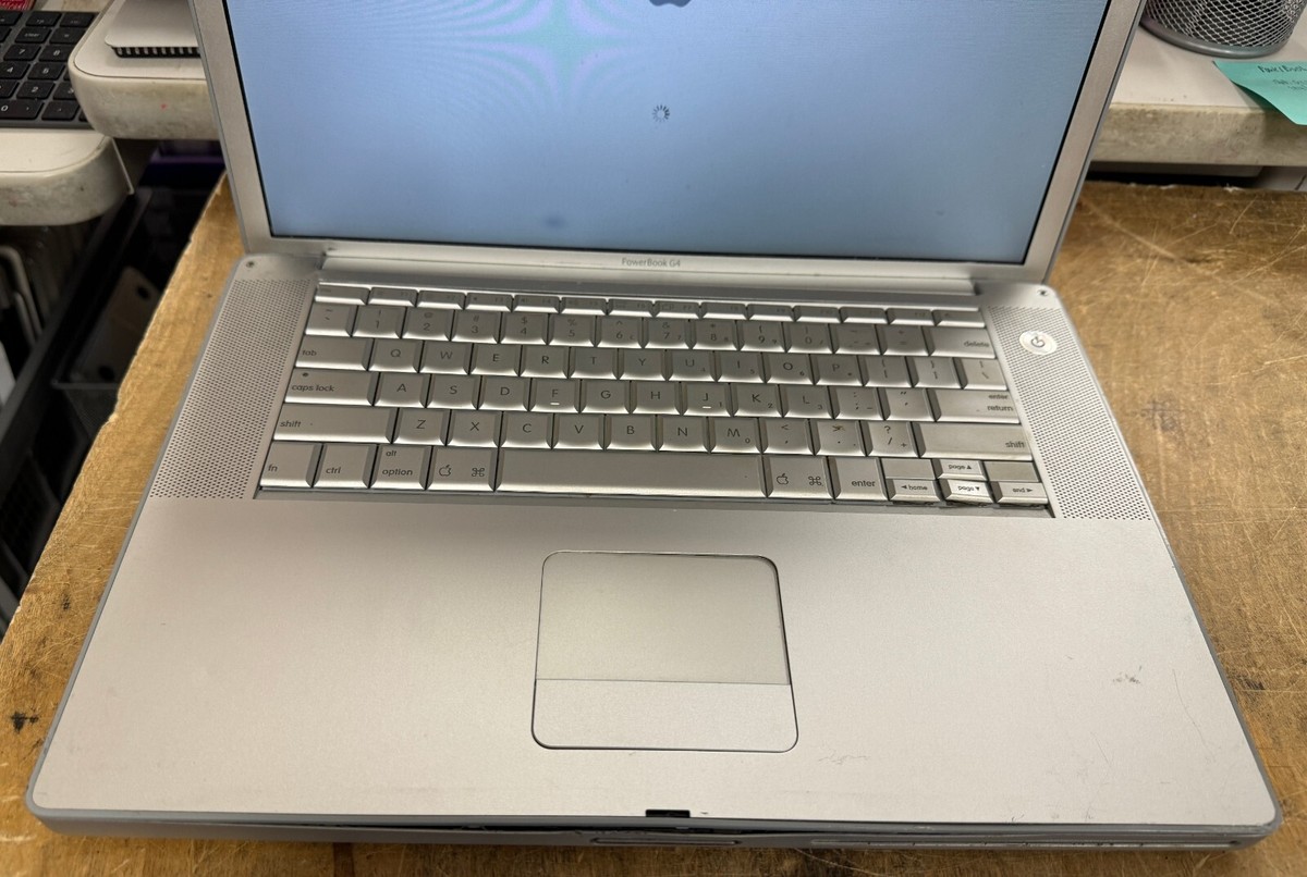 Apple PowerBook G4 15-inch FW800 December 2003 1.25GHz Apple PowerBook G4 15-inch FW800 December 2003 1.25GHz