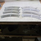O27 track. 26 pieces, 8 curved and 18 straits. Silver ties. Not Lionel. — photo 2