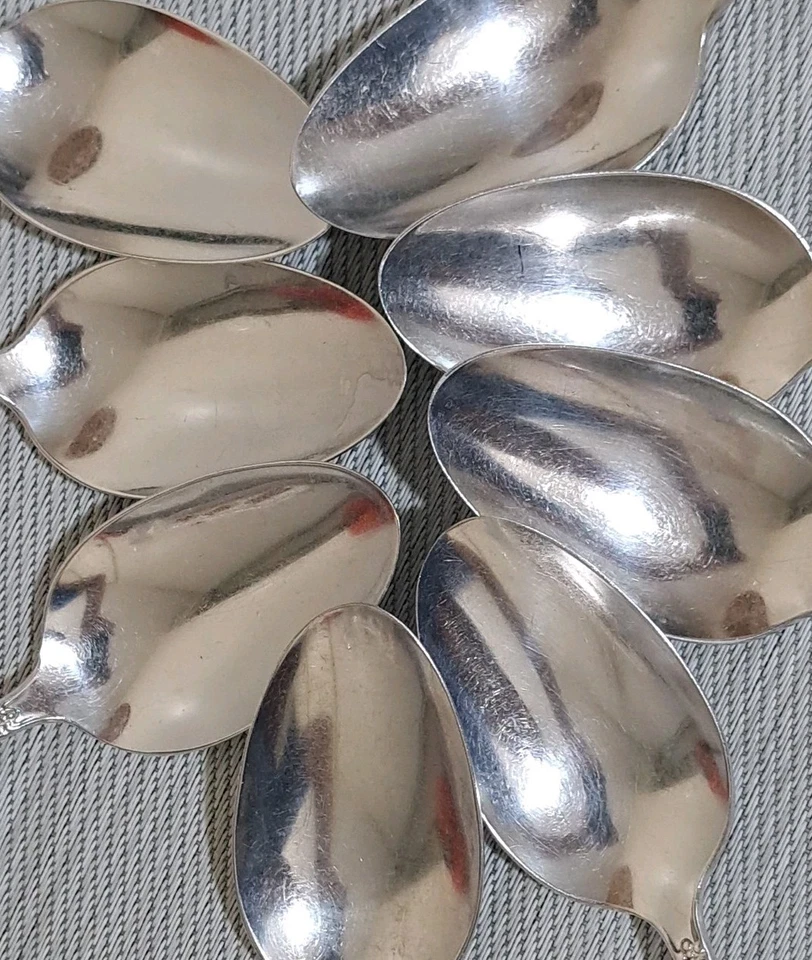 Cucharadas de cubiertos con incrustaciones de plata May Queen Holmes Edwards 8 piezas Foto 3 de 4