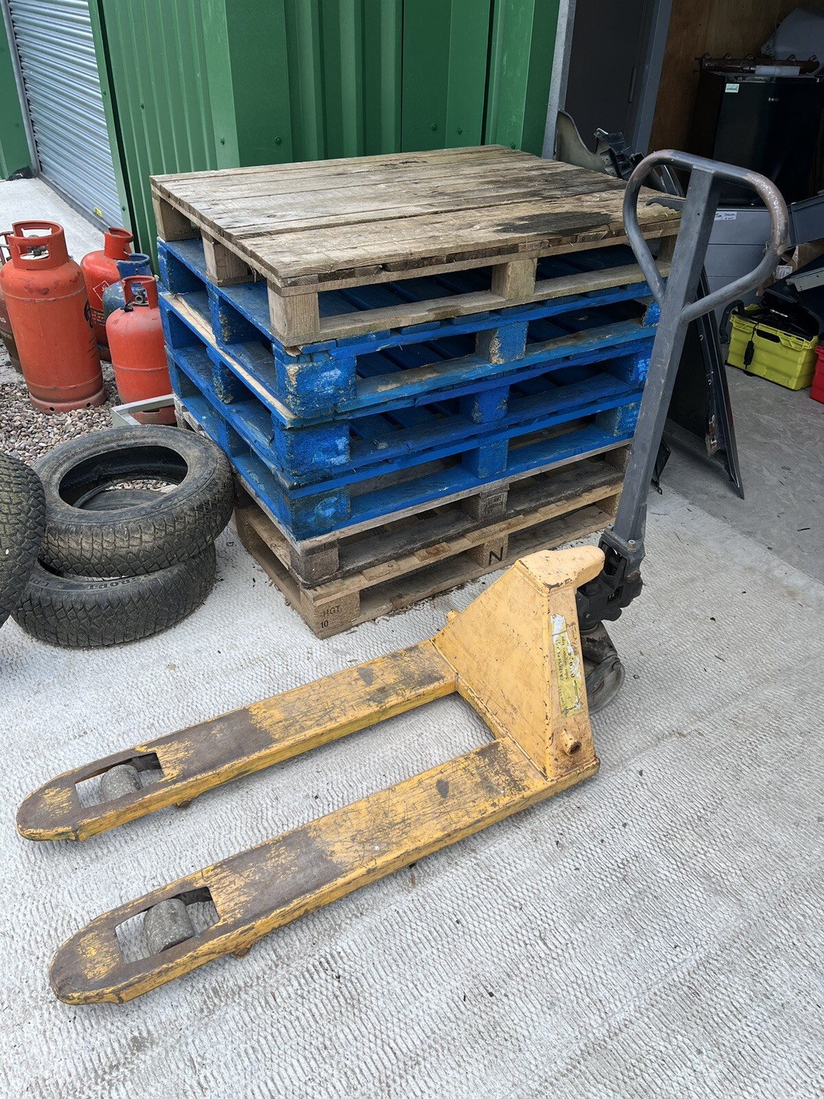 2500kg Euro Hand Pallet Pump Truck eBay