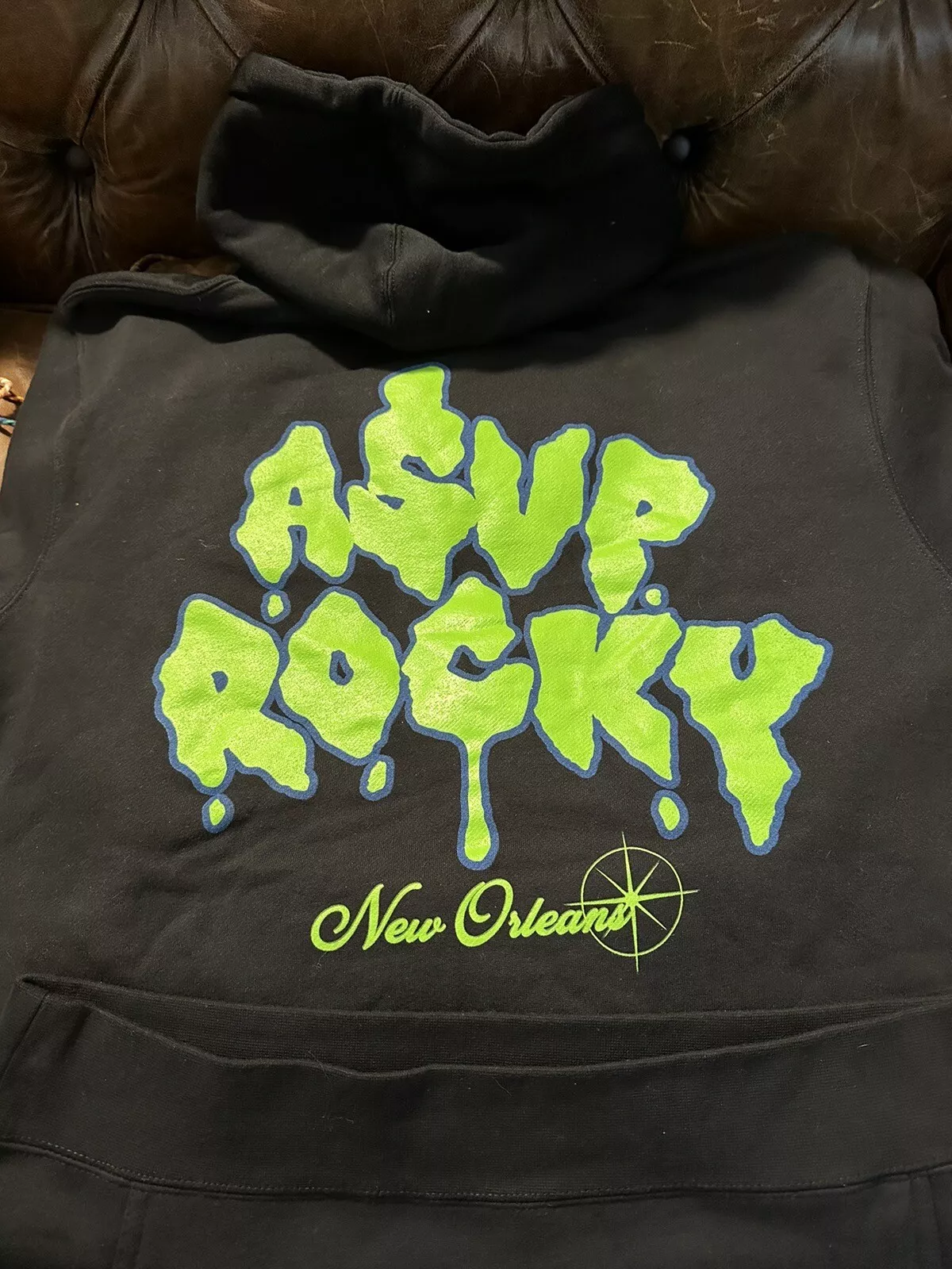 SWEAT À CAPUCHE RARE COLLECTION ROCKY TAILLE M DS NEUF AVEC ÉTIQUETTES supreme nike gallery mur froid