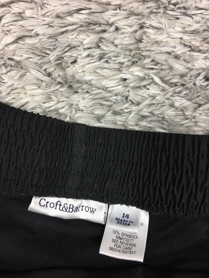 Croft & Barrow Chino Shorts Womens Size 14 Black Stretch Performance - Image 4 of 4