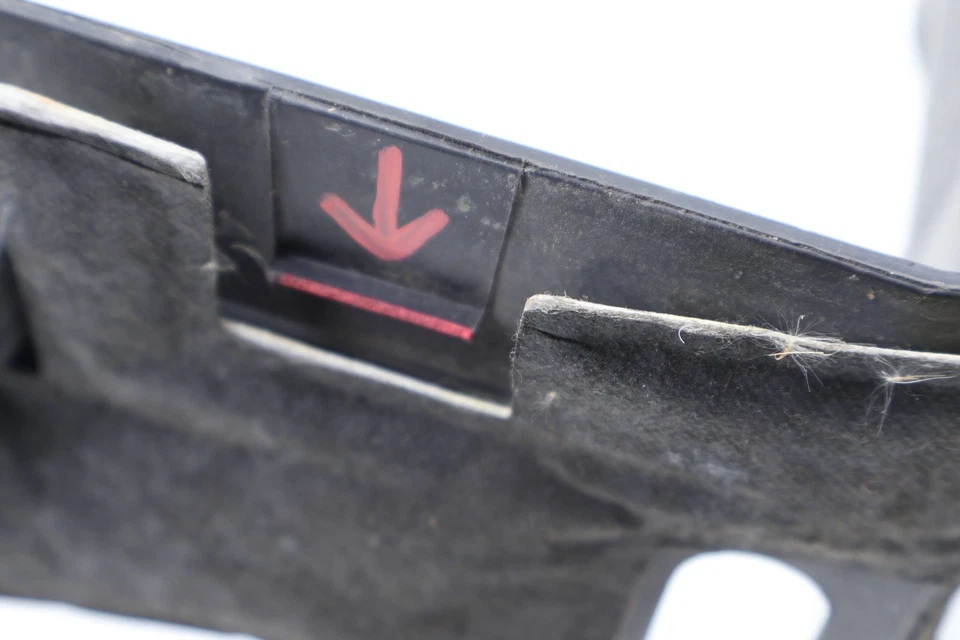 Land Rover LR3 2005-2008 - Cubierta de batería derecha LR023483 Foto 3 de 4