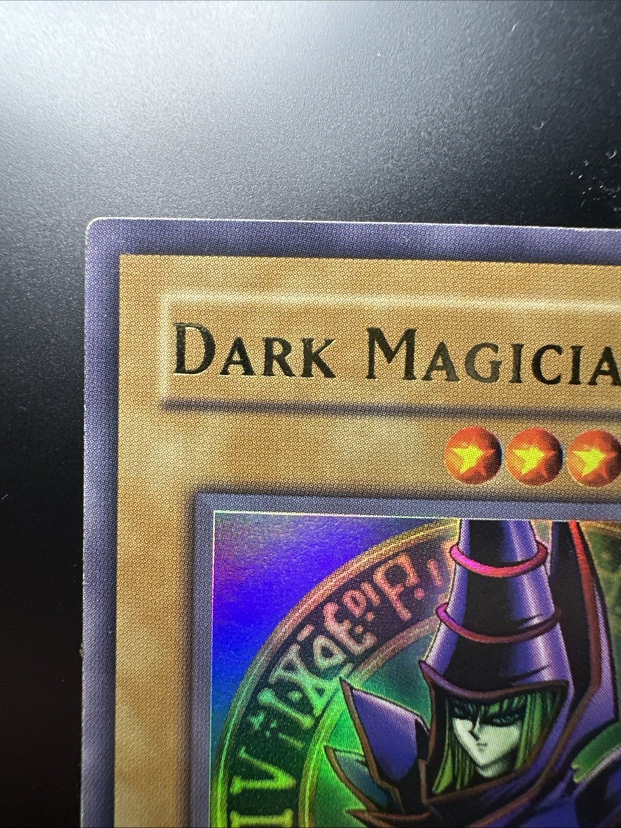Yu-Gi-Oh Dark Magician LOB-005 the Legend of Blue Eyes White