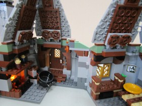 Lego HARRY POTTER HAGRID'S HUT SET 4738 JUST THE HUT & ALL OF ITS ACCESSORIES