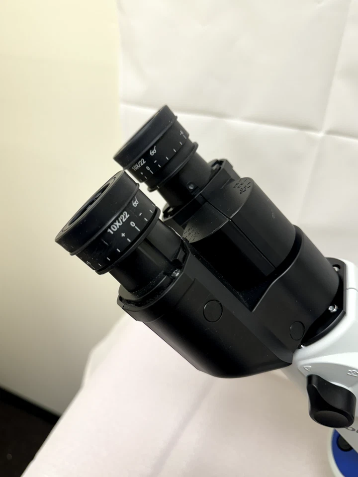 Microscopio invertido Olympus CKX53 Foto 3 de 4