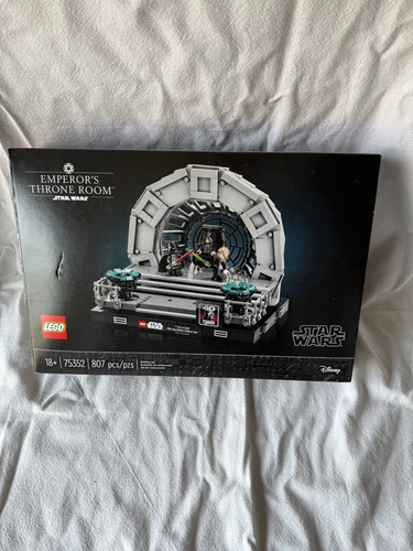 Lego Star Wars Emperor's Throne Room Diorama (75352) - Sealed In Box Set