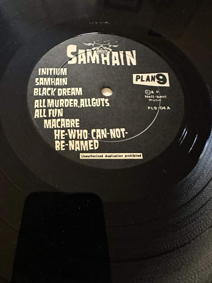 Samhain Initium черная виниловая пластинка как новая план 9 - Изображение 4 из 4