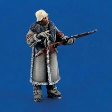 1/35 Scale WWII German Winter Soldier with Rifle Resin Model Figure for Diorama