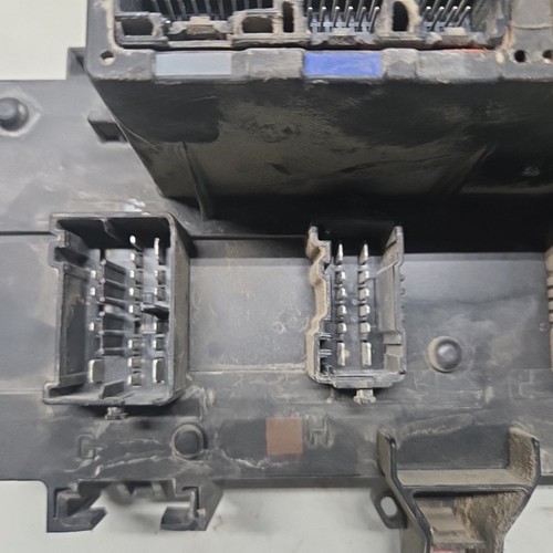 2008-2009 RAM 2500 3500 TIPM TOTALLY INTEGRATED POWER MODULE FUSE BOX 68028005AD - Picture 5 of 6