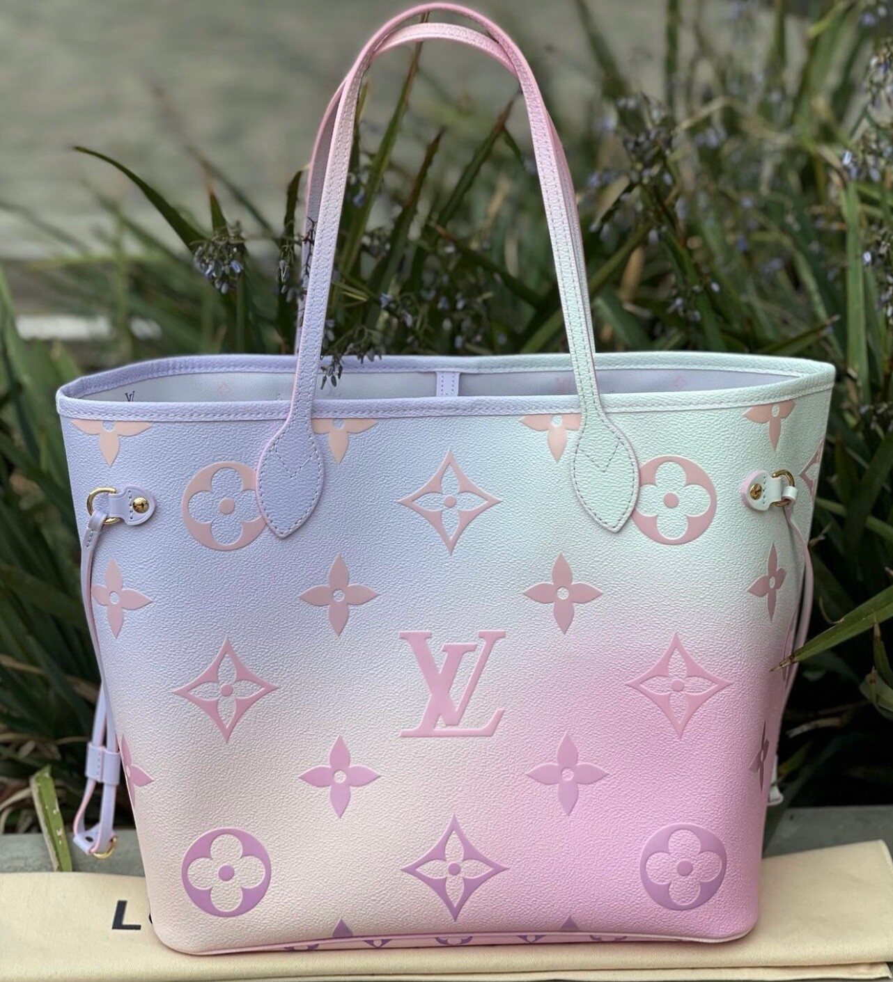 Louis Vuitton Spring In The City Sunrise Pastel Neverfull MM Set - A World  Of Goods For You, LLC