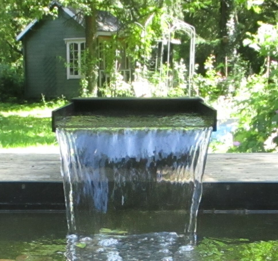 WASSERFALL für Teich / Bachlauf / Garten 30cm , Lippe 30cm , Anschluss